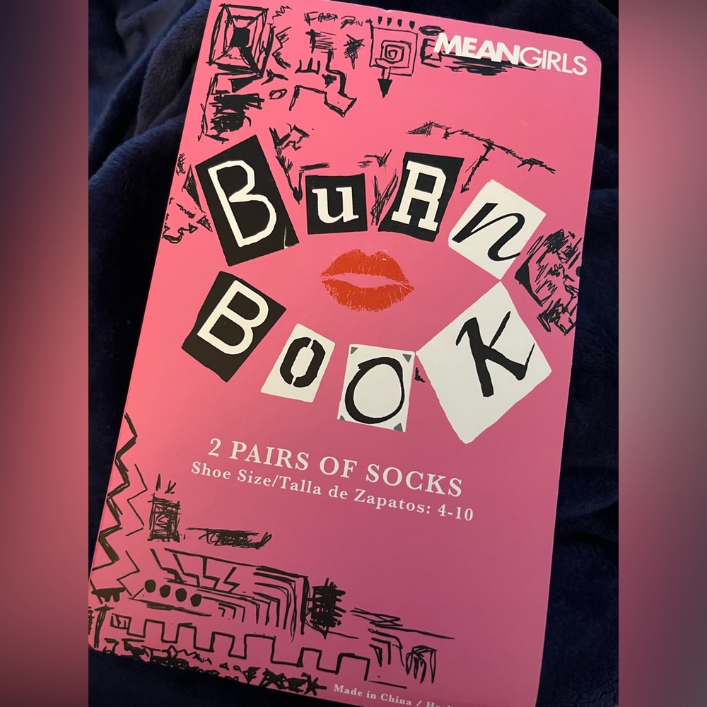 Mean Girls Burn Book The Plastics Pink Black Socks Gift Set NIB!